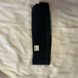 Vuori Black Headband